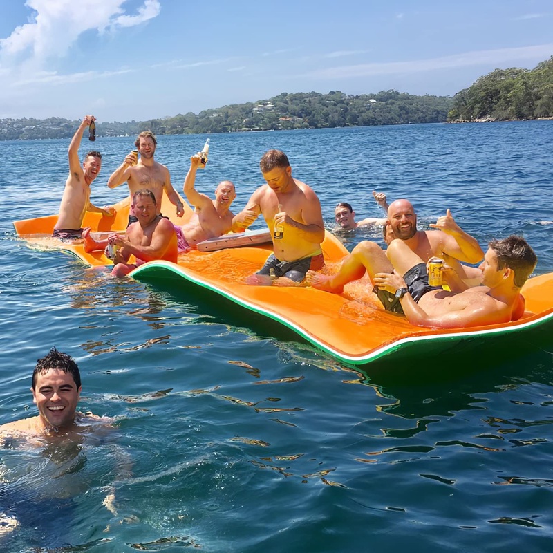 DUSACOM Big Floating Water Mat 9′ x 6′ Lily Pad for Lakes, Oceans, Beach – 3 Layers XPE Foam – 1200LBS Weight Capacity – Green &