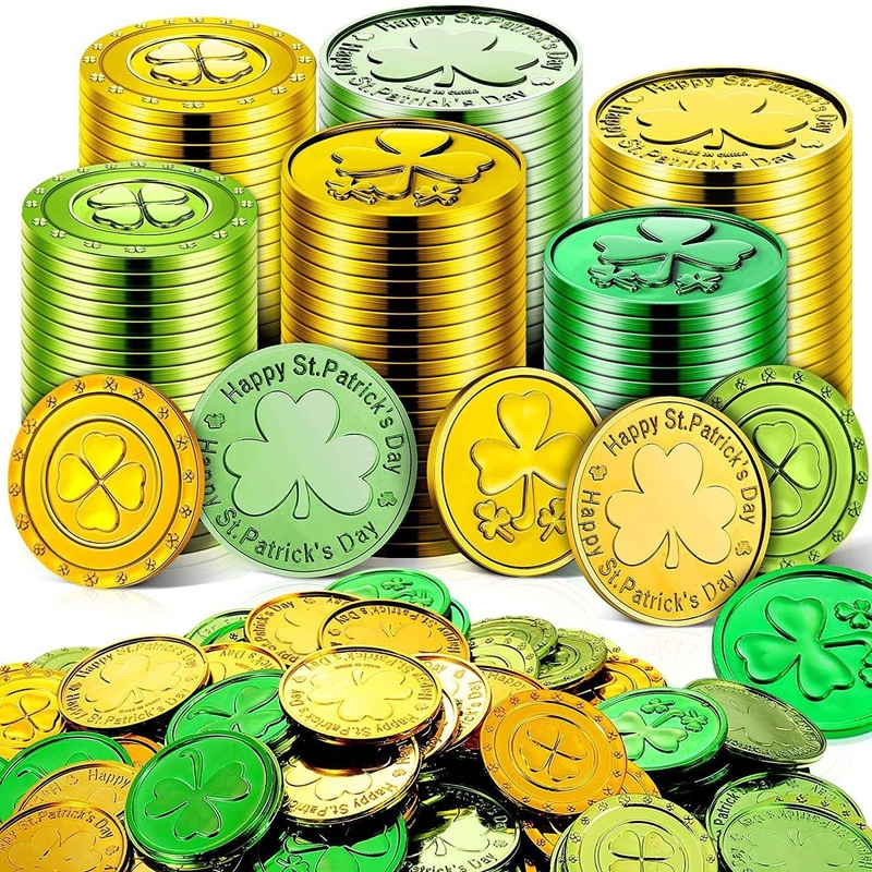 Lippbest St Patrick’s Day Gold and Green Lucky Coins – 120 Pcs Plastic Shamrock Leprechaun Coins for Irish Party Table Decoratio