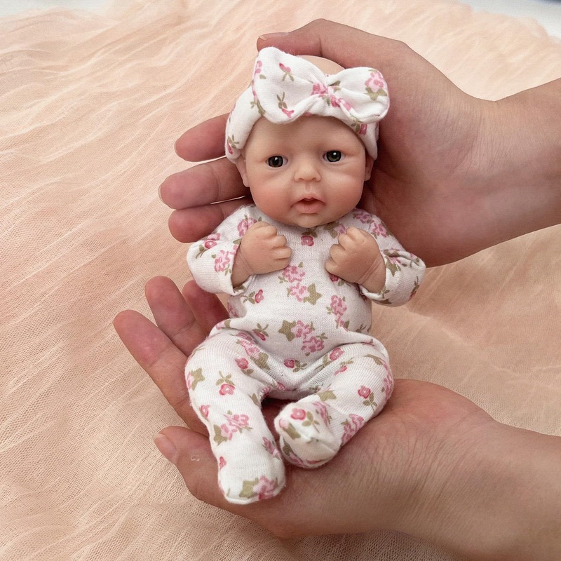 Mire & Mire Reborn Baby Dolls 7 Inch Girl Mini Silicone Baby Realistic Baby Dolls Silicone Full Body