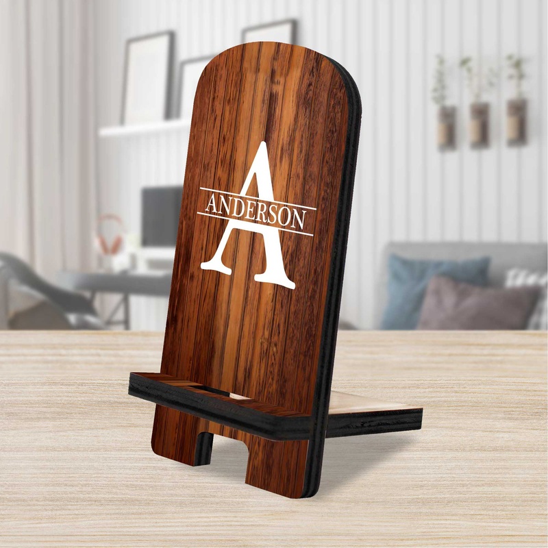 Family Name Personalized Cell Phone Stand Custom Monogram Wood Stand Mobile Tablet Holder Charging Station Organizer – 892010P