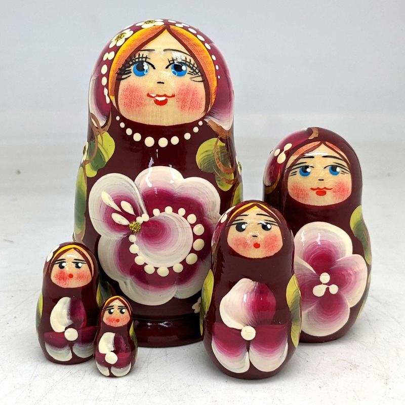 Natasha Red Matreshka Nesting Hand-Painted Dolls Set of 5 by G. DeBrekht – Christmas Decor – 140152