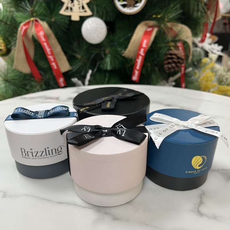 Eco Friendly Luxury Handmade Round Emballage Tube Carton Violet Gift Box Candle Packaging Cylinder Shaped Cardboard Boxes – Leather Belt Box and Necklace Boxes price