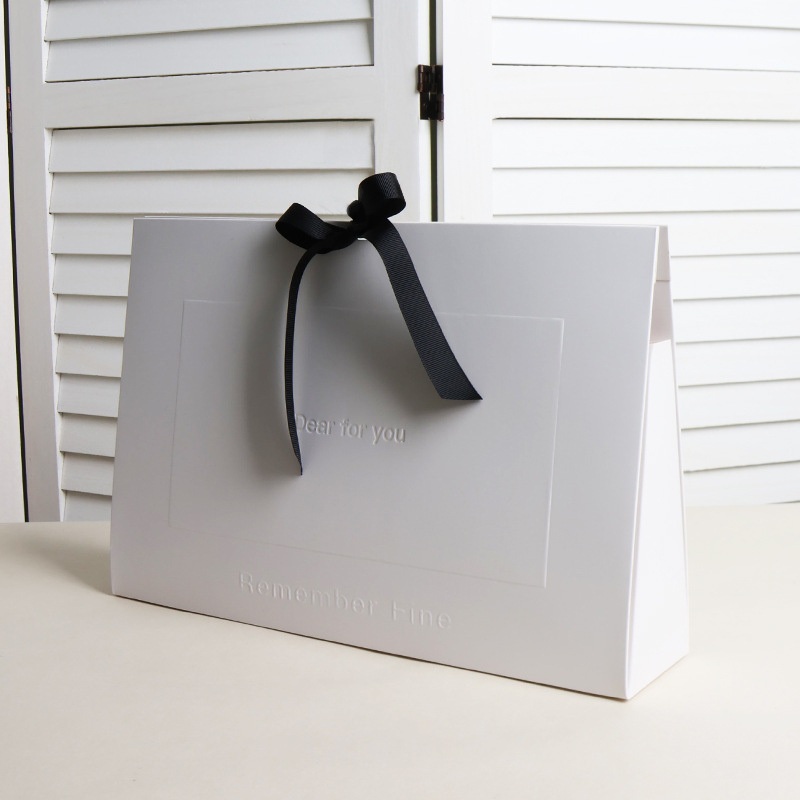 Factory Price Premium Art Paper Hot Stamping Nylon Handles Shopping Bag – Factory Price Bags and Premium Art Paper price