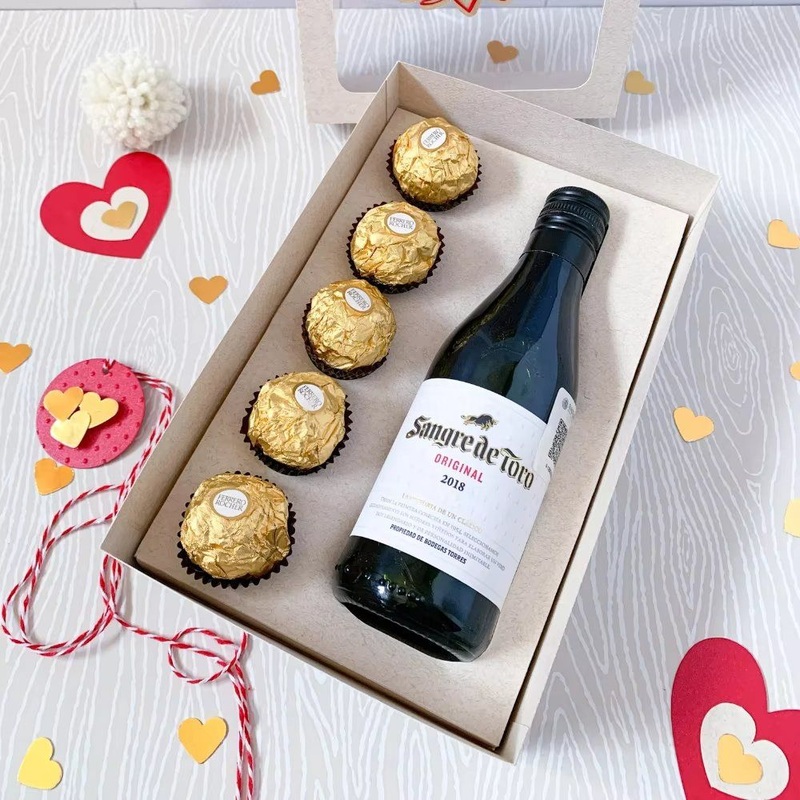 Wedding Favor Candy Wine Chocolate Packaging Paper Box with Window – Chocolate Box and Paper Box with Window price