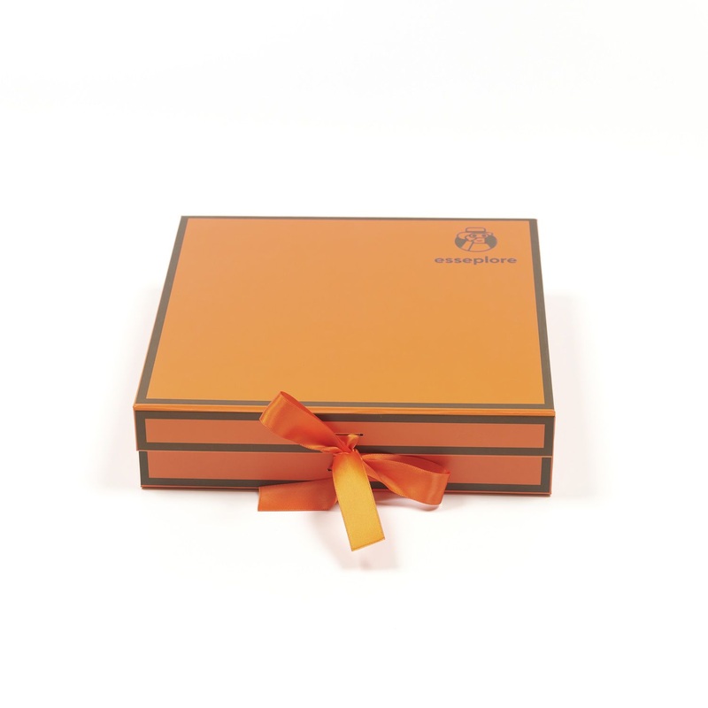 Customized Competitive Price Mug Set Magnetic Gift Box with Ribbon – Cardboard Box and Custom Box price