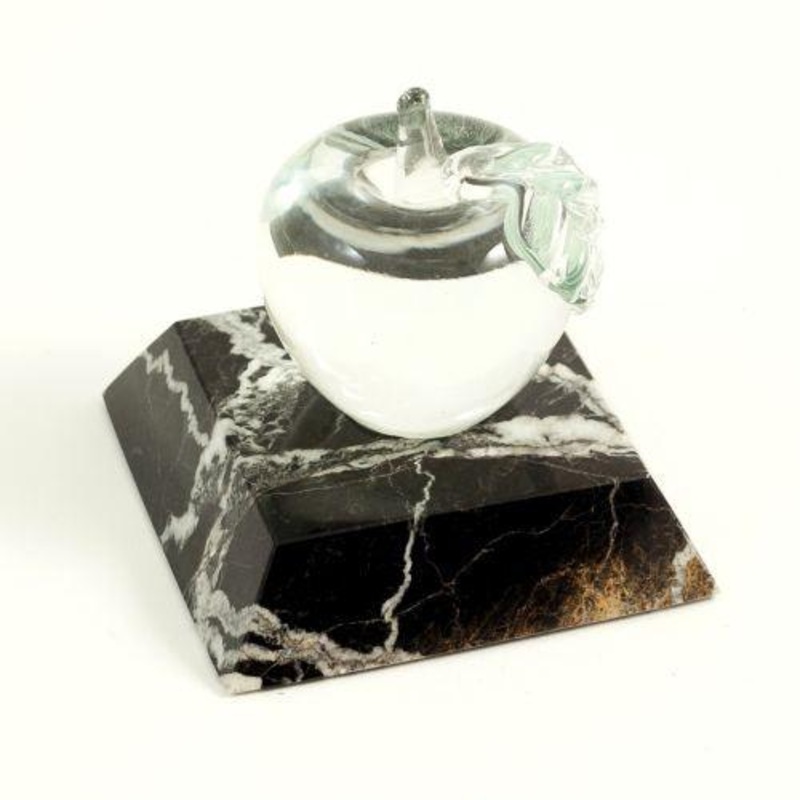 Bey Berk Glass Apple Paperweight On Black Zebra Marble