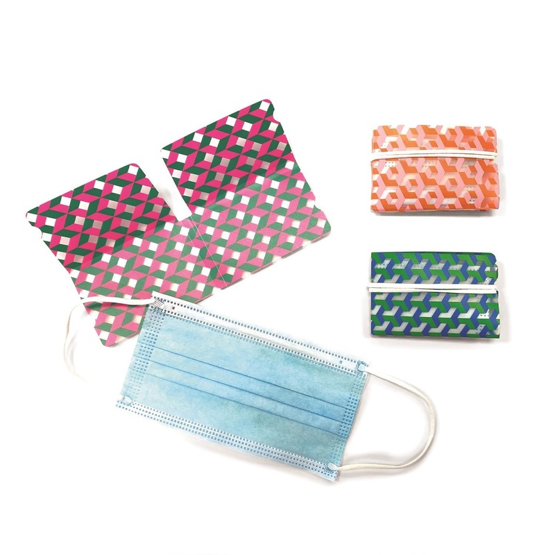 Two’s Company On-the-Go 48 Pieces Mask Holder Unit with Display