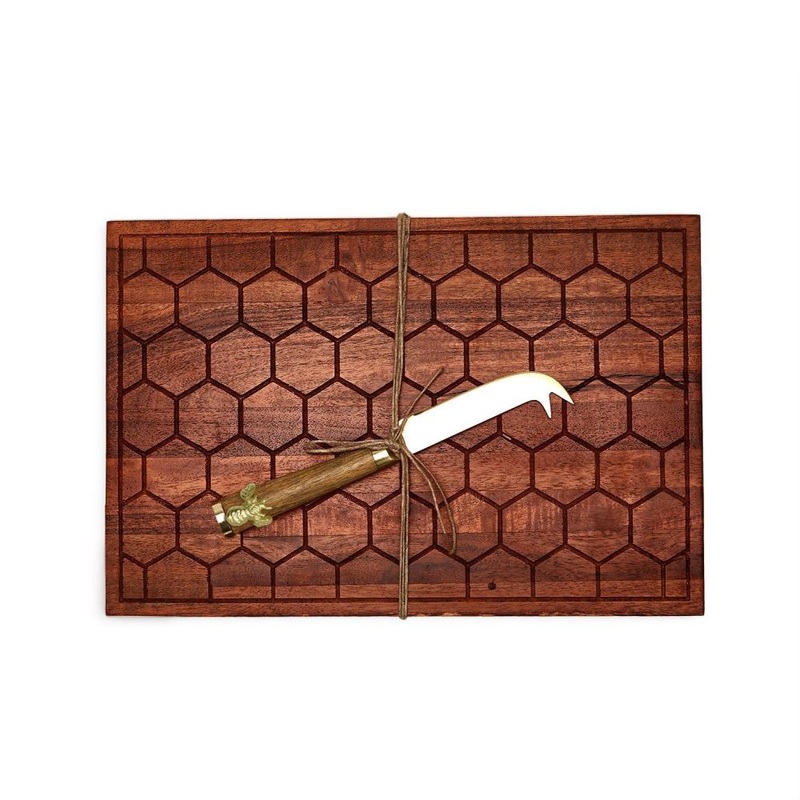 Two’s Company  Bee 2-Piece Cheese / Charcuterie Serving Set.