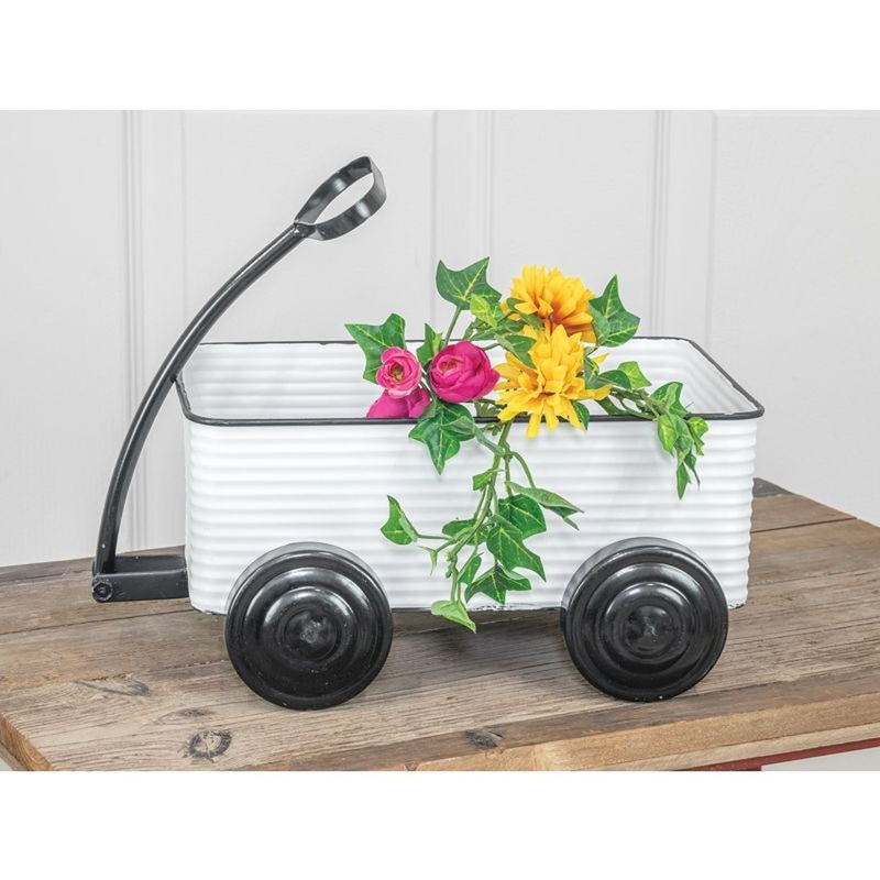 Hanna’s Handiworks Weathered White Wagon Planter