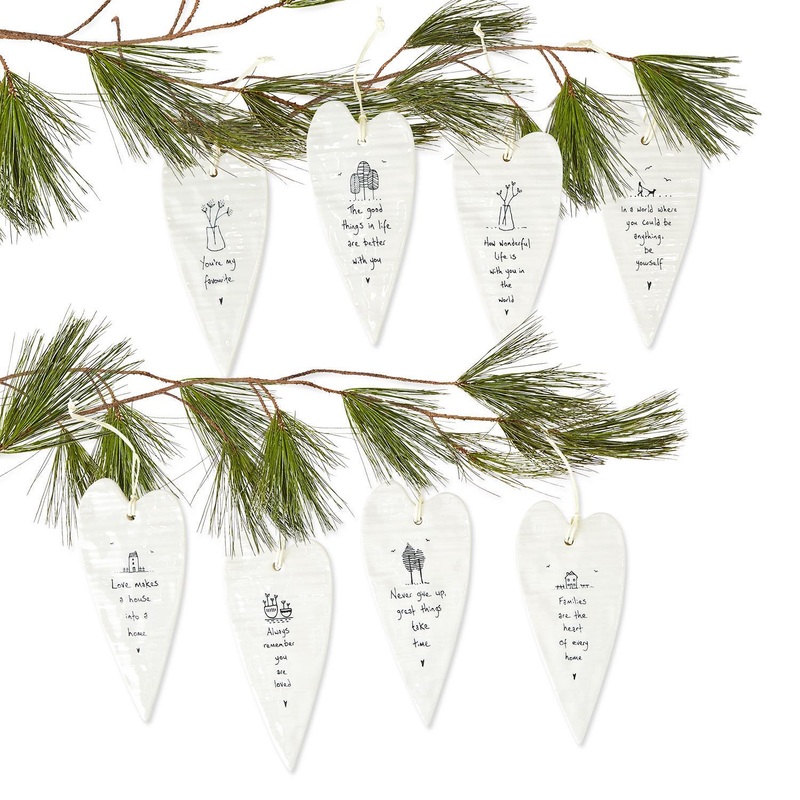 Two’s Company 40-Pieces Heart-Shaped Hanging Tag with 8 Designs (5-pcs each)